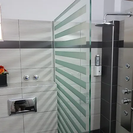 Bourlis 아파트